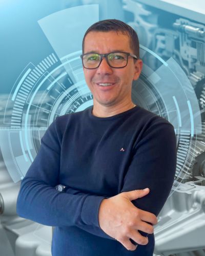 Diretor Comercial, Engenheiro de produção mecânica e Automotiva