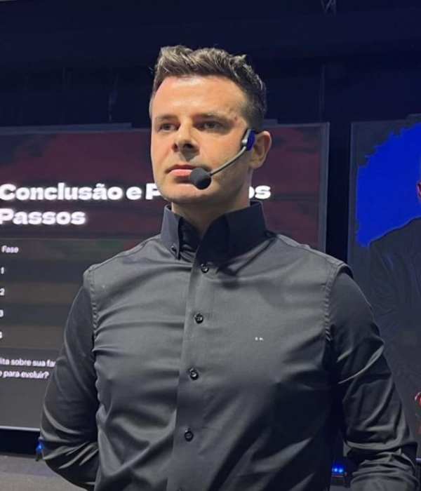 Especialista, técnico e professor de transmissões automáticas, conversores de torques e gestão adminstrativa de oficinas.